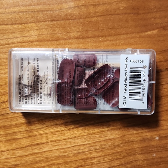 Press on nail sets - Picture 3 of 6